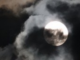 القمر الذئب يظهر في سماء البلاد: أكبر من المعتاد وأكثر إضاءة 